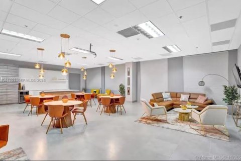 Condo in Miami, Florida, 3 bedrooms № 1998554 - photo 13