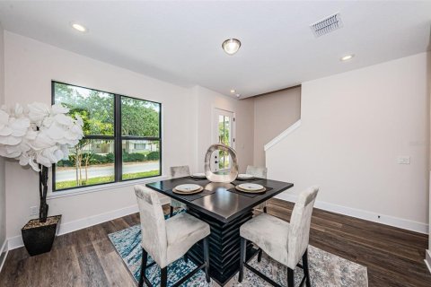 Townhouse in New Port Richey, Florida 3 bedrooms, 170.48 sq.m. № 2137700 - photo 23