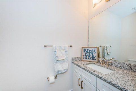 Townhouse in New Port Richey, Florida 3 bedrooms, 170.48 sq.m. № 2137700 - photo 13