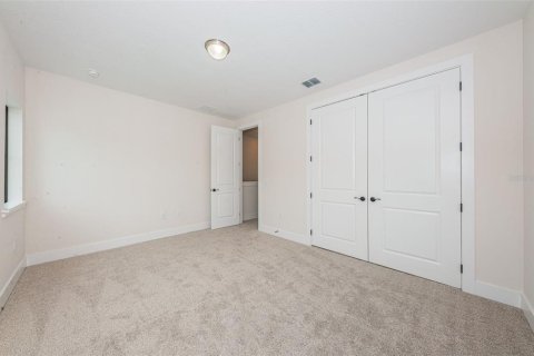 Townhouse in New Port Richey, Florida 3 bedrooms, 170.48 sq.m. № 2137700 - photo 19