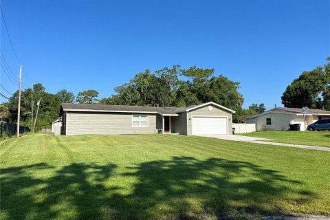 House in Orlando, Florida 2 bedrooms, 144 sq.m. № 1850244 - photo 1