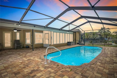 House in Hudson, Florida 3 bedrooms, 150.69 sq.m. № 2097036 - photo 2