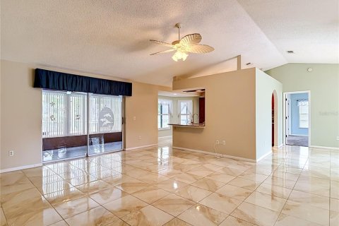 House in Hudson, Florida 3 bedrooms, 150.69 sq.m. № 2097036 - photo 14