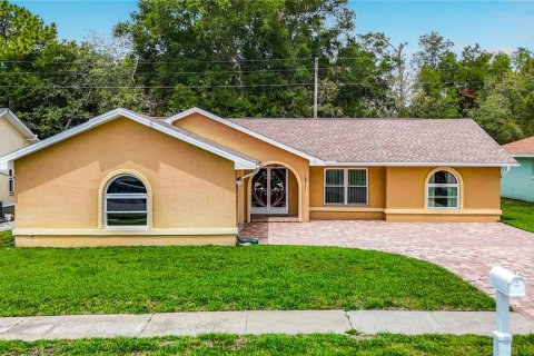 House in Hudson, Florida 3 bedrooms, 150.69 sq.m. № 2097036 - photo 7