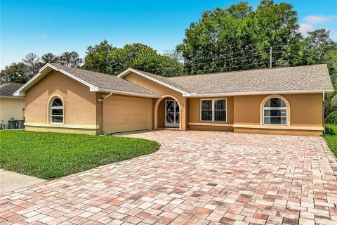 House in Hudson, Florida 3 bedrooms, 150.69 sq.m. № 2097036 - photo 4