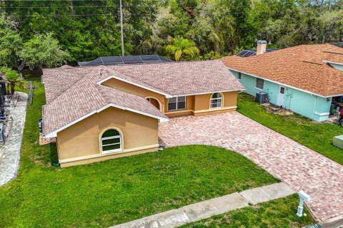 House in Hudson, Florida 3 bedrooms, 150.69 sq.m. № 2097036 - photo 8