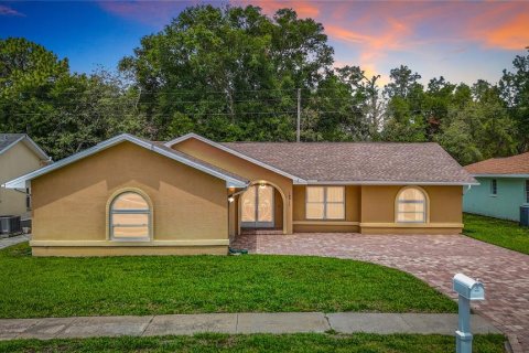Casa en Hudson, Florida 3 dormitorios, 150.69 m2 № 2097036