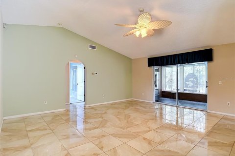 House in Hudson, Florida 3 bedrooms, 150.69 sq.m. № 2097036 - photo 12