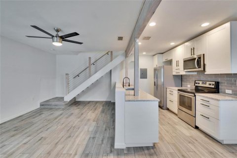 Condo in Clearwater, Florida, 2 bedrooms  № 1576569 - photo 3