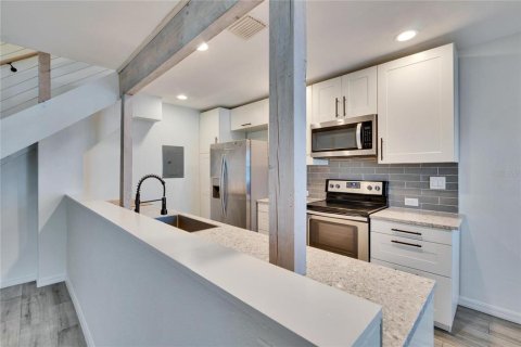 Condo in Clearwater, Florida, 2 bedrooms  № 1576569 - photo 6