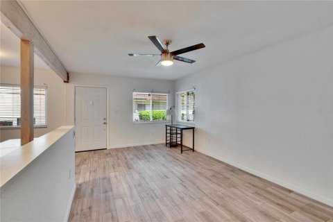 Condo in Clearwater, Florida, 2 bedrooms  № 1576569 - photo 8