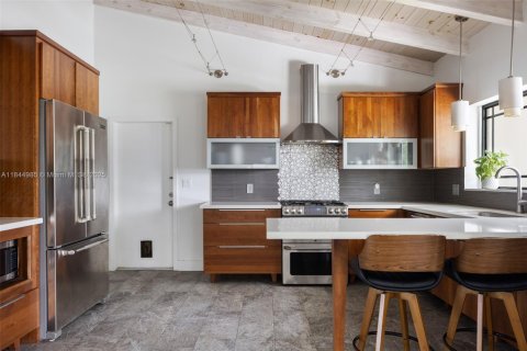 Casa en venta en Miami Beach, Florida, 2 dormitorios, 138.98 m2 № 1852044 - foto 3