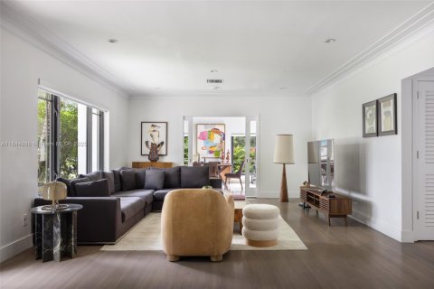 Casa en venta en Miami Beach, Florida, 2 dormitorios, 138.98 m2 № 1852044 - foto 2