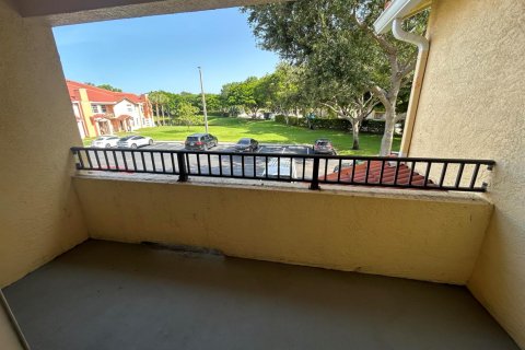 Condo in North Lauderdale, Florida, 1 bedroom  № 2250741 - photo 13