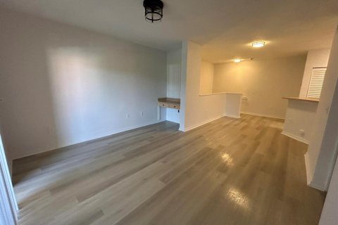 Condo in North Lauderdale, Florida, 1 bedroom  № 2250741 - photo 6