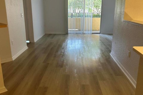 Condo in North Lauderdale, Florida, 1 bedroom  № 2250741 - photo 7