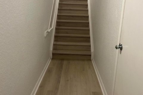 Condo in North Lauderdale, Florida, 1 bedroom  № 2250741 - photo 5