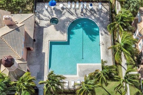 Condo in North Lauderdale, Florida, 1 bedroom  № 2250741 - photo 16