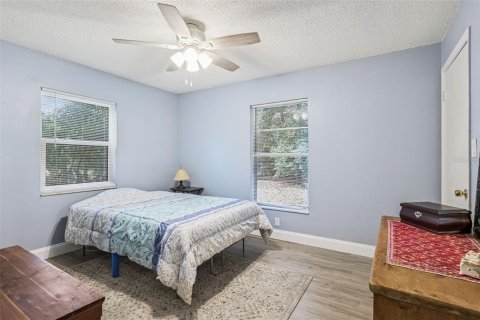 House in Mount Dora, Florida 3 bedrooms, 92.9 sq.m. № 2230034 - photo 15