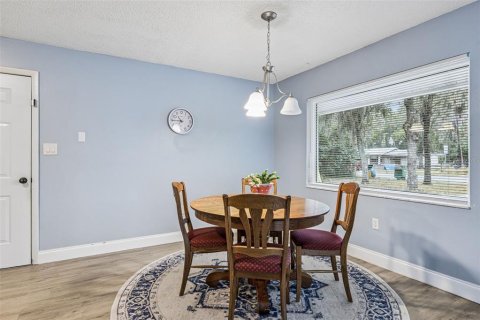 House in Mount Dora, Florida 3 bedrooms, 92.9 sq.m. № 2230034 - photo 10