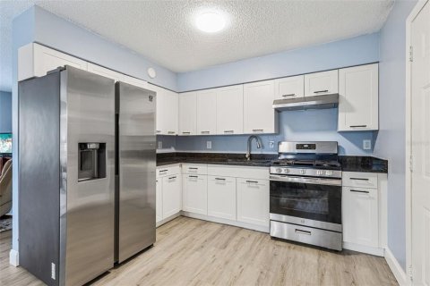 House in Mount Dora, Florida 3 bedrooms, 92.9 sq.m. № 2230034 - photo 13