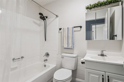 House in Mount Dora, Florida 3 bedrooms, 92.9 sq.m. № 2230034 - photo 20