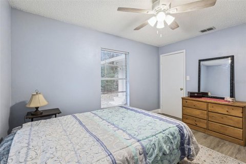 House in Mount Dora, Florida 3 bedrooms, 92.9 sq.m. № 2230034 - photo 16