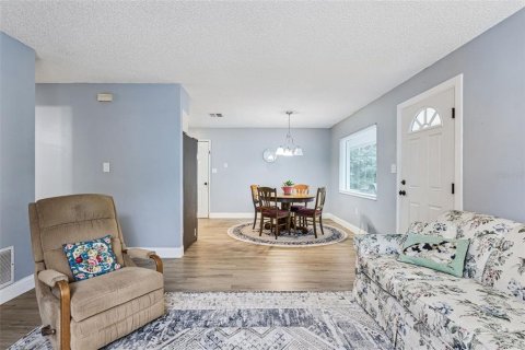 House in Mount Dora, Florida 3 bedrooms, 92.9 sq.m. № 2230034 - photo 7