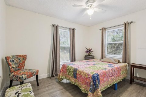 House in Mount Dora, Florida 3 bedrooms, 92.9 sq.m. № 2230034 - photo 17