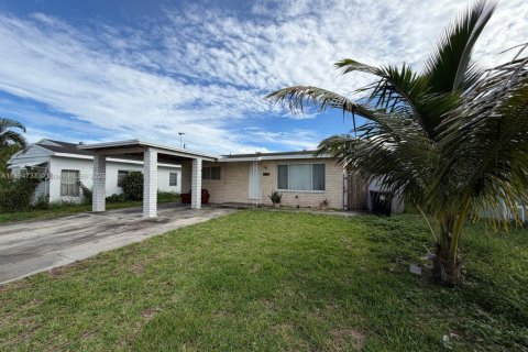 House in Lake Worth, Florida 3 bedrooms, 114.55 sq.m. № 1947190 - photo 22
