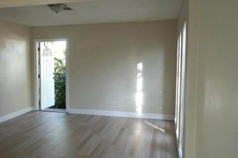 Appartement à louer à Hollywood, Floride: 2 chambres, 77.29 m2 № 2085787 - photo 5