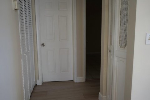 Appartement à louer à Hollywood, Floride: 2 chambres, 77.29 m2 № 2085787 - photo 18