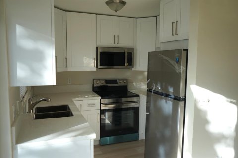 Appartement à louer à Hollywood, Floride: 2 chambres, 77.29 m2 № 2085787 - photo 2