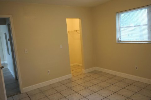 Appartement à louer à Hollywood, Floride: 2 chambres, 77.29 m2 № 2085787 - photo 13