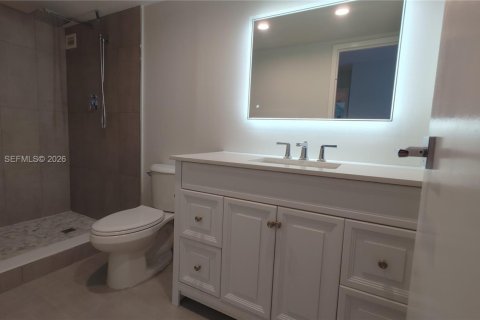 Condo in Hallandale Beach, Florida, 1 bedroom  № 2261042 - photo 5