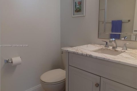 Condo in Hallandale Beach, Florida, 1 bedroom  № 2261042 - photo 8