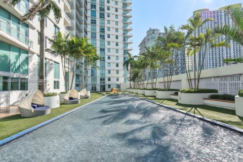 Condo in Miami, Florida, 1 bedroom № 2060106 - photo 18