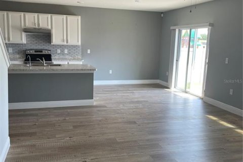 Casa en venta en Winter Haven, Florida, 5 dormitorios, 250.46 m2 № 2213434 - foto 10
