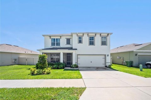 House in Winter Haven, Florida 5 bedrooms, 250.46 sq.m. № 2213434