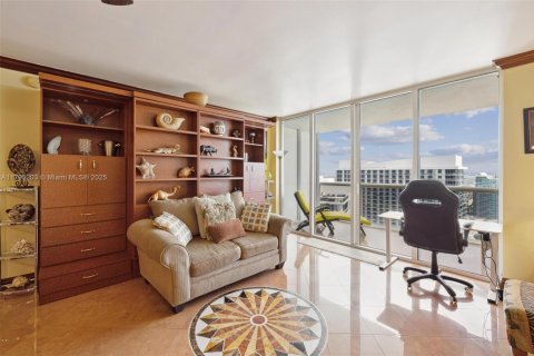 Condo in Hallandale Beach, Florida, 1 bedroom  № 1663382 - photo 5