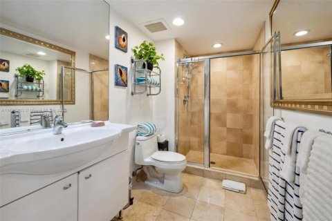Condo in Hallandale Beach, Florida, 1 bedroom  № 1663382 - photo 14