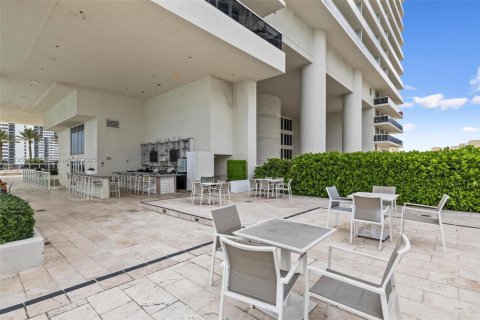 Condo in Hallandale Beach, Florida, 1 bedroom  № 1663382 - photo 30