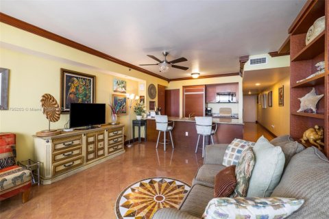 Condo in Hallandale Beach, Florida, 1 bedroom  № 1663382 - photo 3