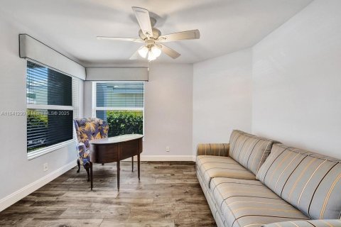 House in Davie, Florida 2 bedrooms, 116.69 sq.m. № 1832245 - photo 26