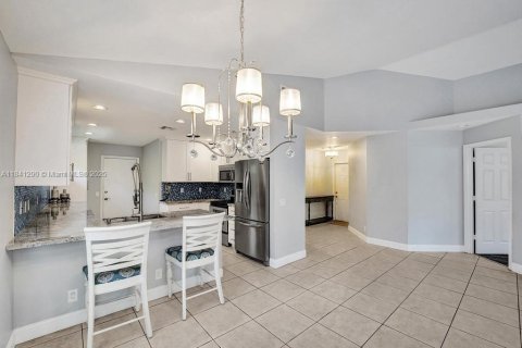 House in Davie, Florida 2 bedrooms, 116.69 sq.m. № 1832245 - photo 13