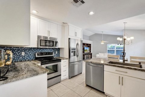 House in Davie, Florida 2 bedrooms, 116.69 sq.m. № 1832245 - photo 21