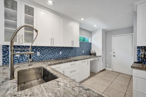 House in Davie, Florida 2 bedrooms, 116.69 sq.m. № 1832245 - photo 16