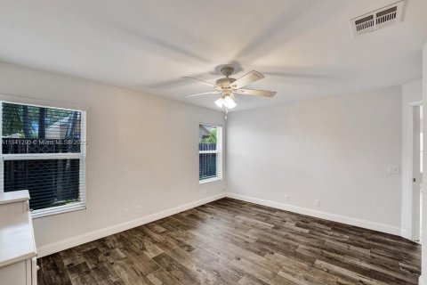 House in Davie, Florida 2 bedrooms, 116.69 sq.m. № 1832245 - photo 29