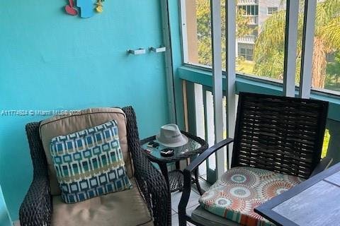 Copropriété à vendre à Hallandale Beach, Floride: 1 chambre, 78.69 m2 № 1700401 - photo 12