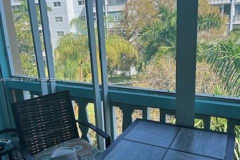 Copropriété à vendre à Hallandale Beach, Floride: 1 chambre, 78.69 m2 № 1700401 - photo 11